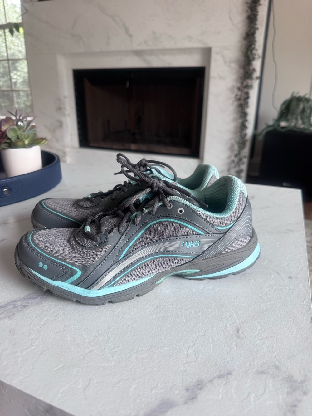 Ryka Women's Gray & Teal Walking Running Sneakers size 9 tennis shoes